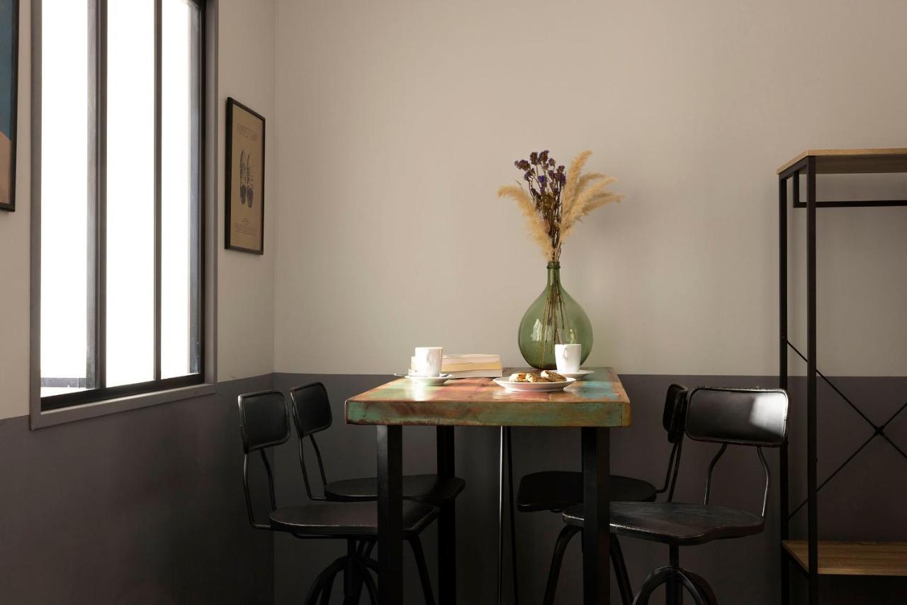 L'Edgar Hotel Port-Lesney ภายนอก รูปภาพ