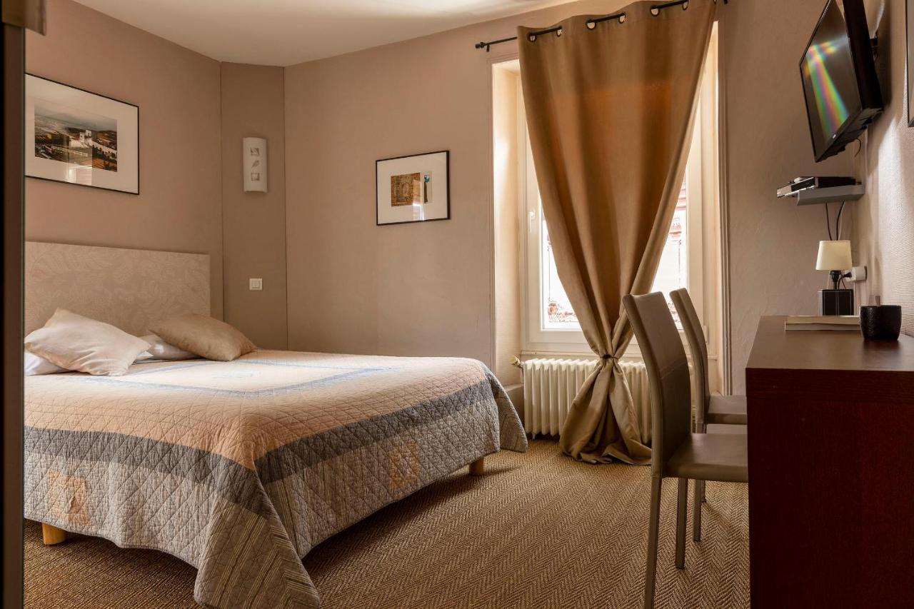 L'Edgar Hotel Port-Lesney ภายนอก รูปภาพ
