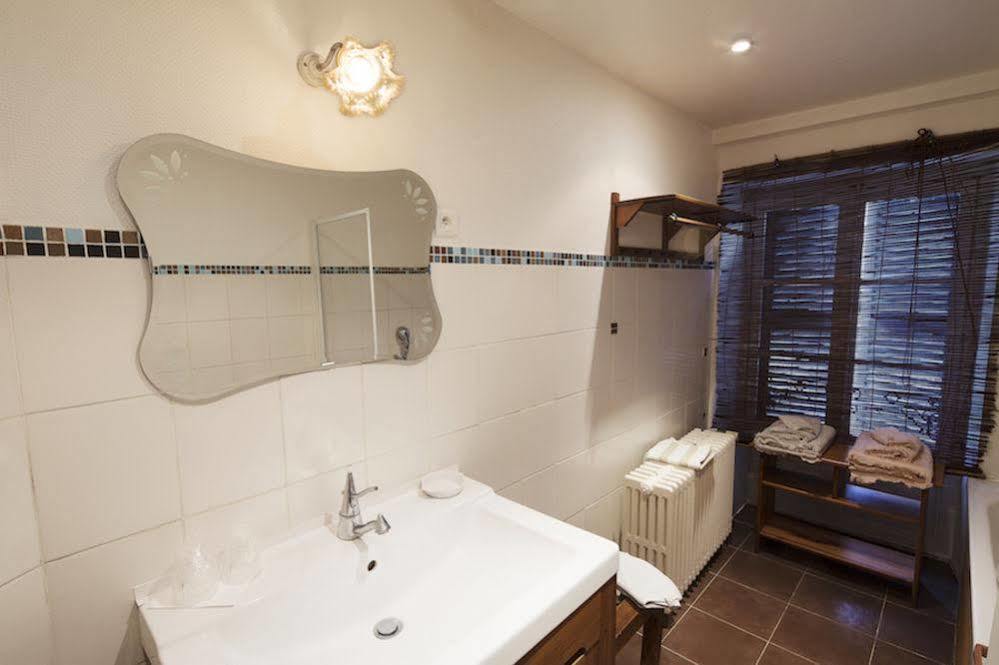 L'Edgar Hotel Port-Lesney ภายนอก รูปภาพ